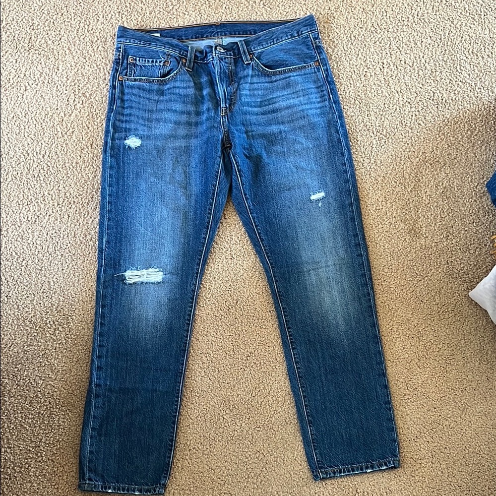 Women’s red tag Levi’s